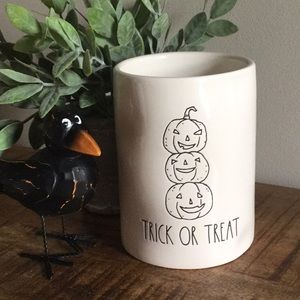 Rae Dunn TRICK OR TREAT candle